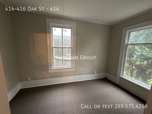 Building Photo - 414-416 Oak St-414