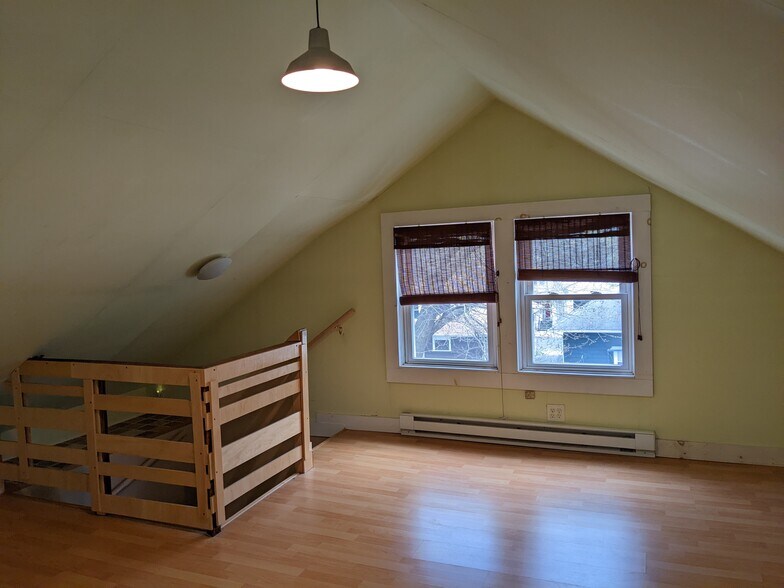 Building Photo - 39 Pinehurst Ave