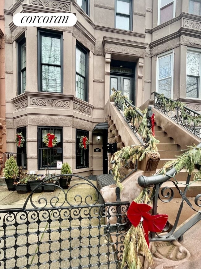 Building Photo - 415 58th St