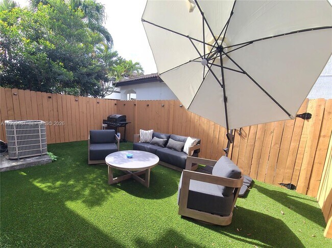 Building Photo - 11613 NW 78th St