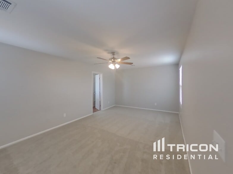 Building Photo - 4809 N 108th Ave