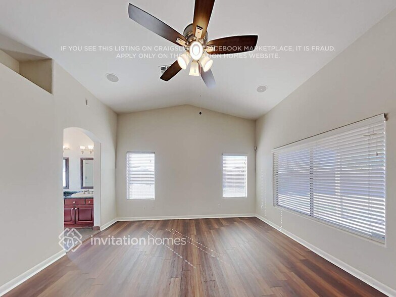 Building Photo - 3042 S 64th Ave