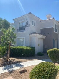 Building Photo - AMERICANA Property Mgmt - 3 beds Condo in ...
