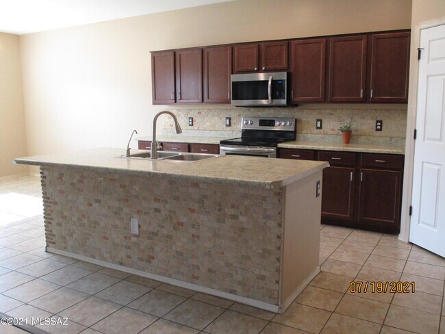 Building Photo - 6482 E Brushback Loop