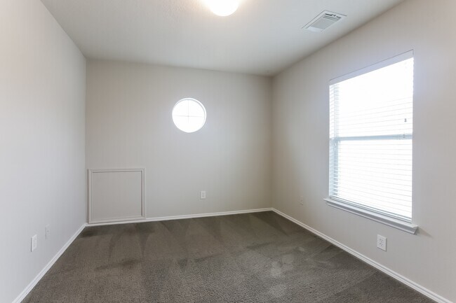 Building Photo - 20518 Holly Barr Ln