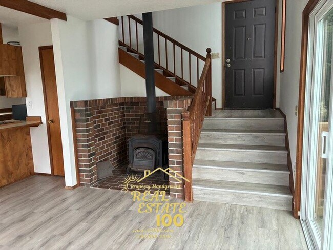 Building Photo - 3231 NW Oar Dr