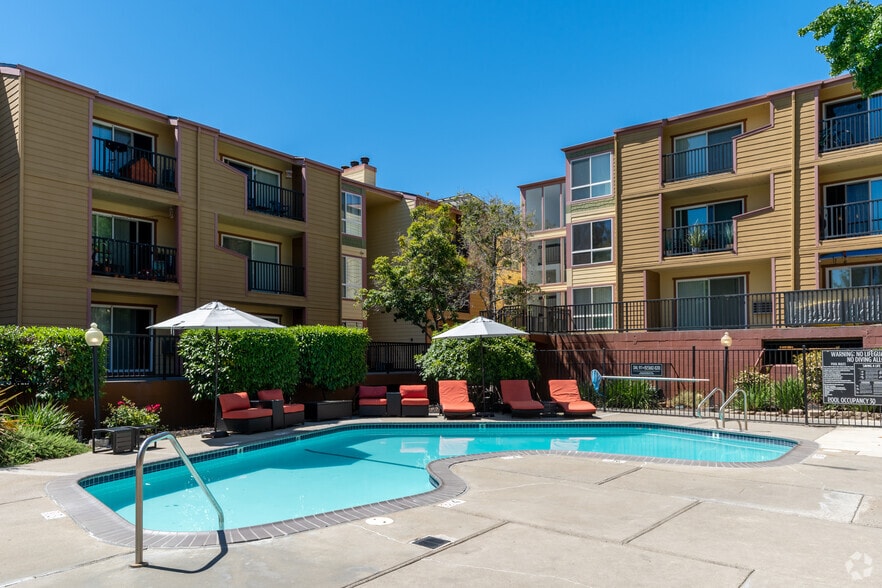 The Crest Pleasant Hill 235 Camelback Rd Pleasant Hill CA 94523