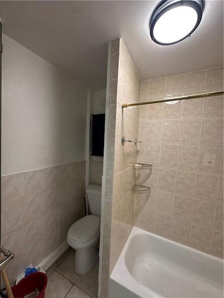 Building Photo - 580A Quincy St