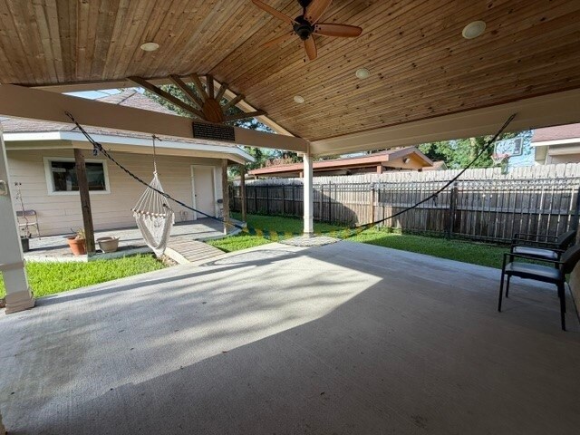 Building Photo - 402 Dunwick Ln
