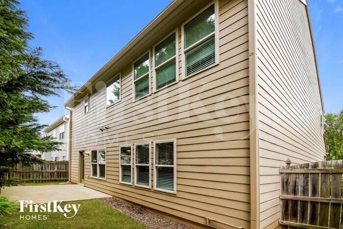 Building Photo - 415 Belmont Way