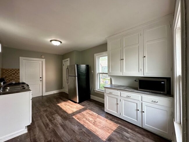 Building Photo - 318 N 27th Ave