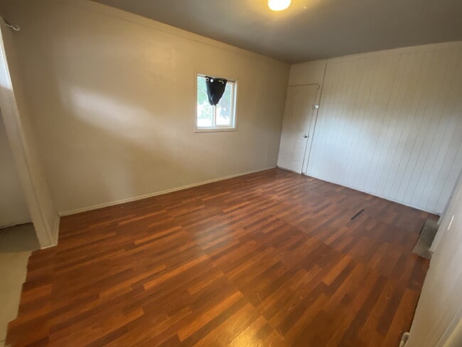 Building Photo - 4-Bedroom Retreat in Saint George – Cozy a...