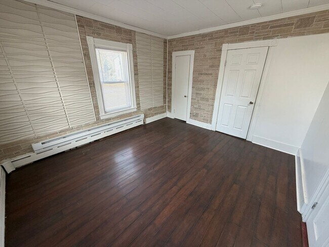 Building Photo - 45 Aspen St