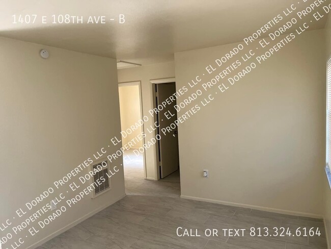 Building Photo - Newly Renovated  2 br / 1 ba duplex for re...