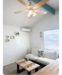 Building Photo - 109 E Venus Ln