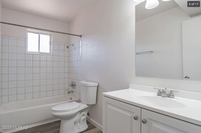 Building Photo - 1108 E Fort Lowell Rd