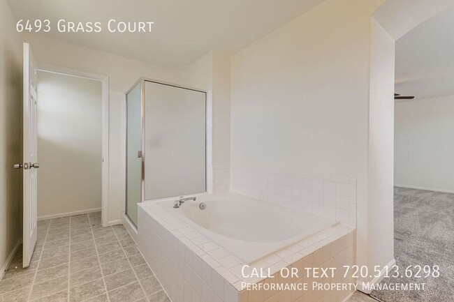 Building Photo - 6493 Grass Ct