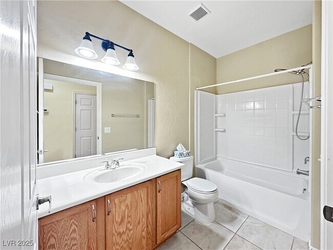 Building Photo - 6868 Sky Pointe Dr