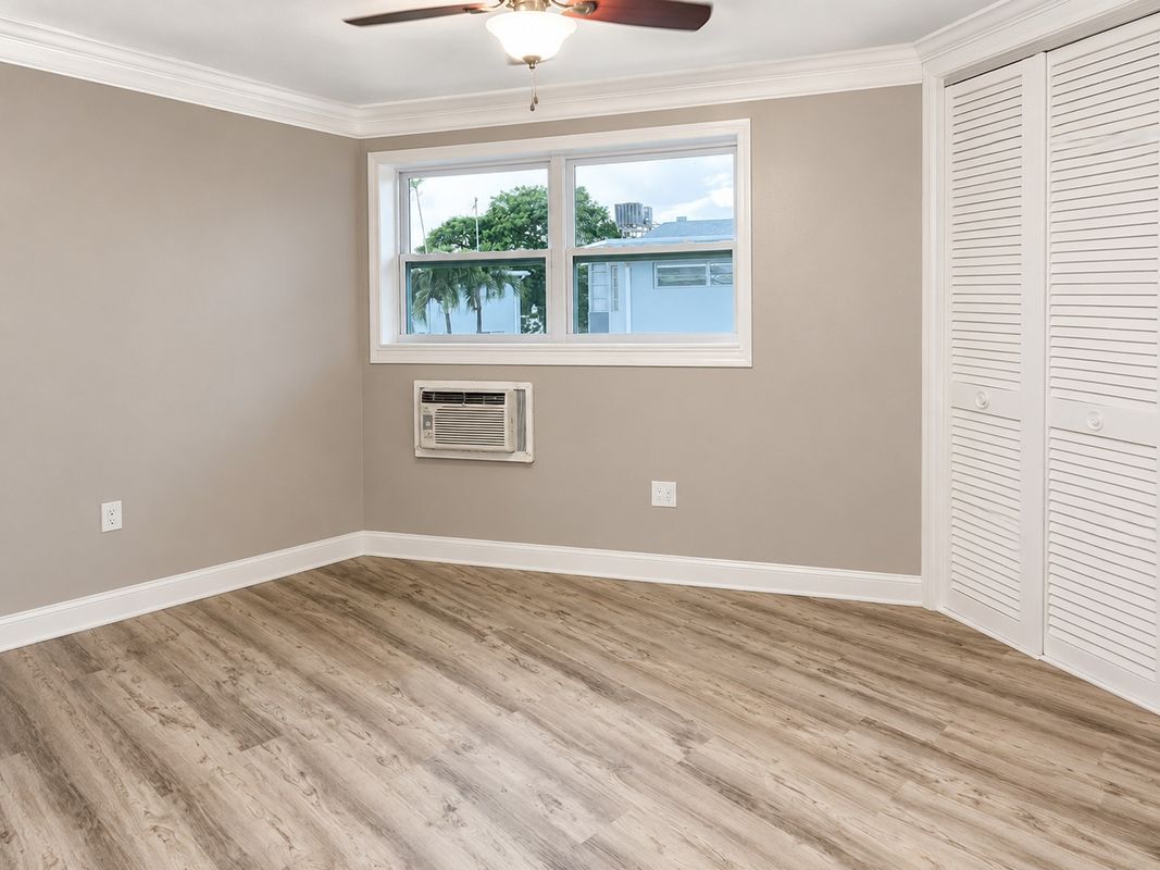 Building Photo - 1723 NE Miami Gardens Dr