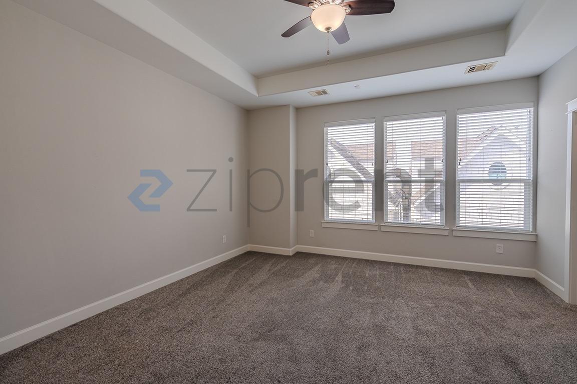 Building Photo - 850 W 20th St