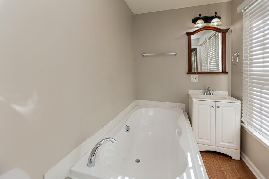 Building Photo - 3604 Spring Leaf Ln