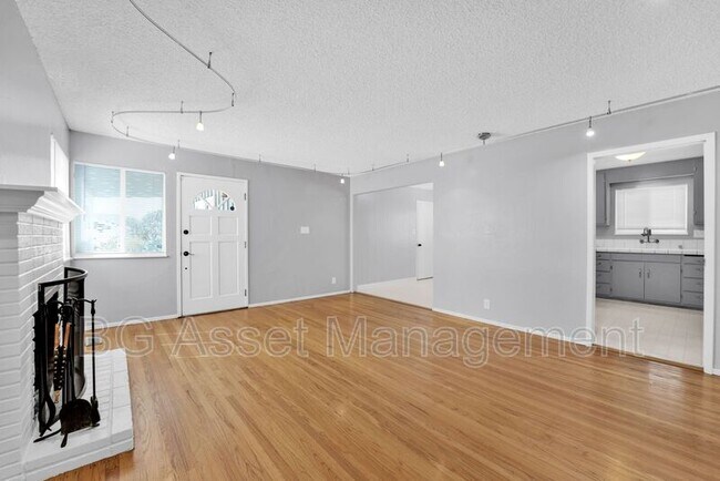 Building Photo - 6249 Highland Ave