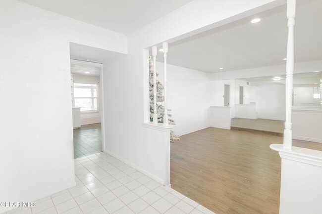 Building Photo - 8608 Catalpa Ln