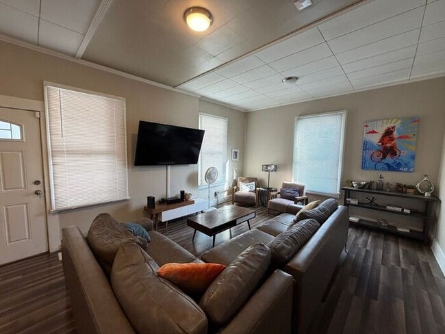 Building Photo - 527 Nevada St