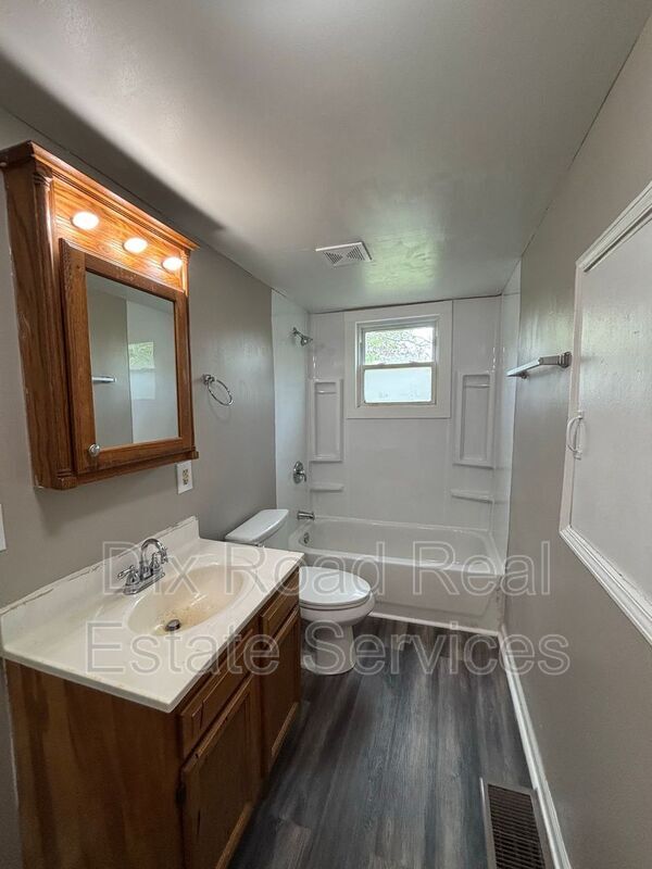 Building Photo - 1205.5 Forrer St