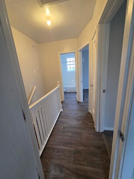 Building Photo - 1411 NW Carden Ave