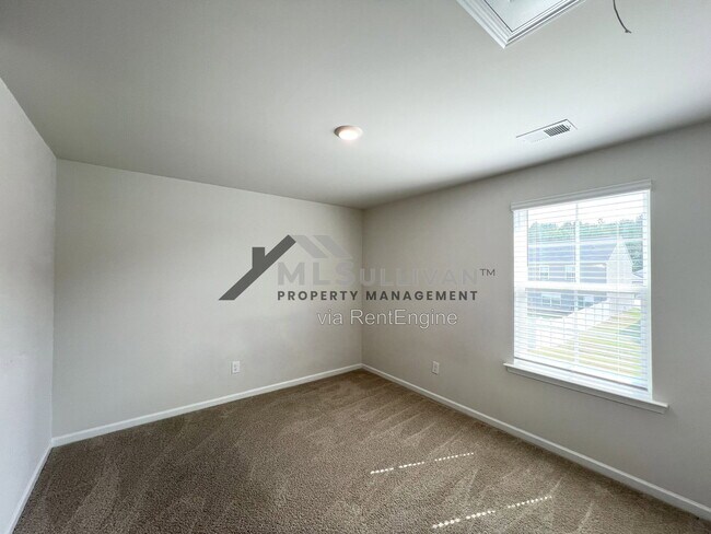Building Photo - 2932 Egert Dr