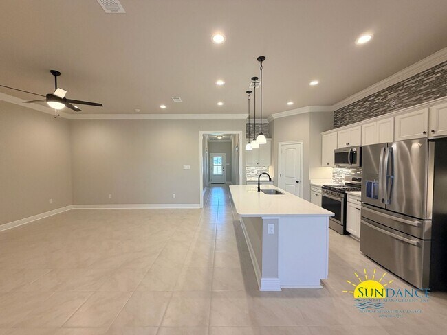 Building Photo - Custom-crafted details shine throughout this stunning 3-bedroom home in Magnolia at the Bluffs in...