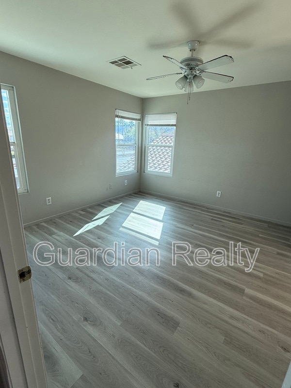 Building Photo - 10467 Lilac Tree Ave