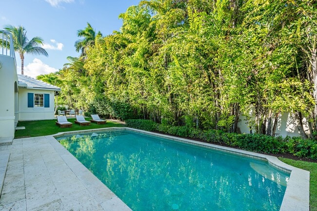 Building Photo - 233 El Pueblo Way