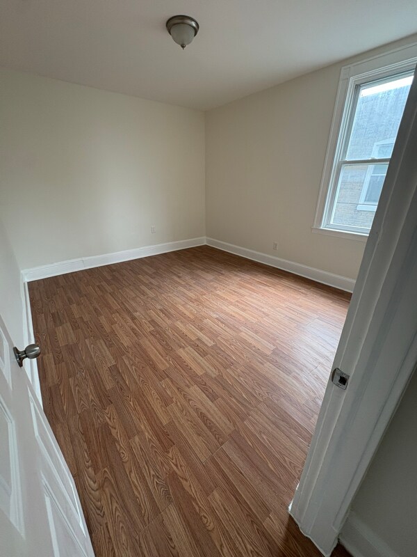 Building Photo - 406 E Cold Spring Ln