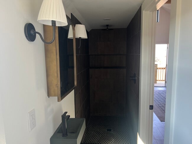 Building Photo - 4301 Waterview Cir