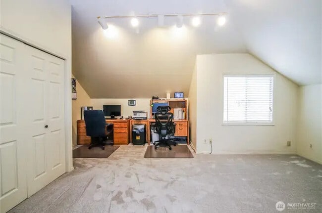 Building Photo - 10905 SE 220th Pl