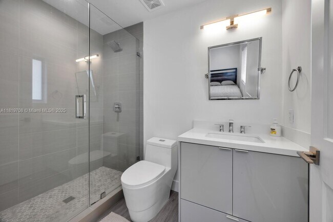 Building Photo - 6700 SW 62nd Ct