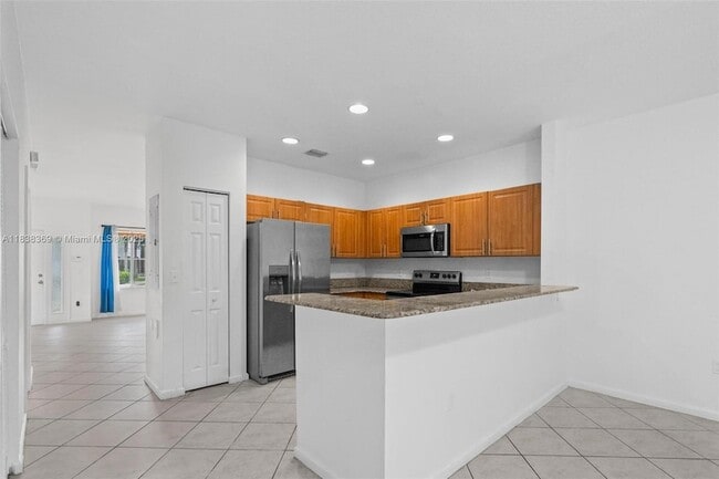 Building Photo - 8206 SW 29th St