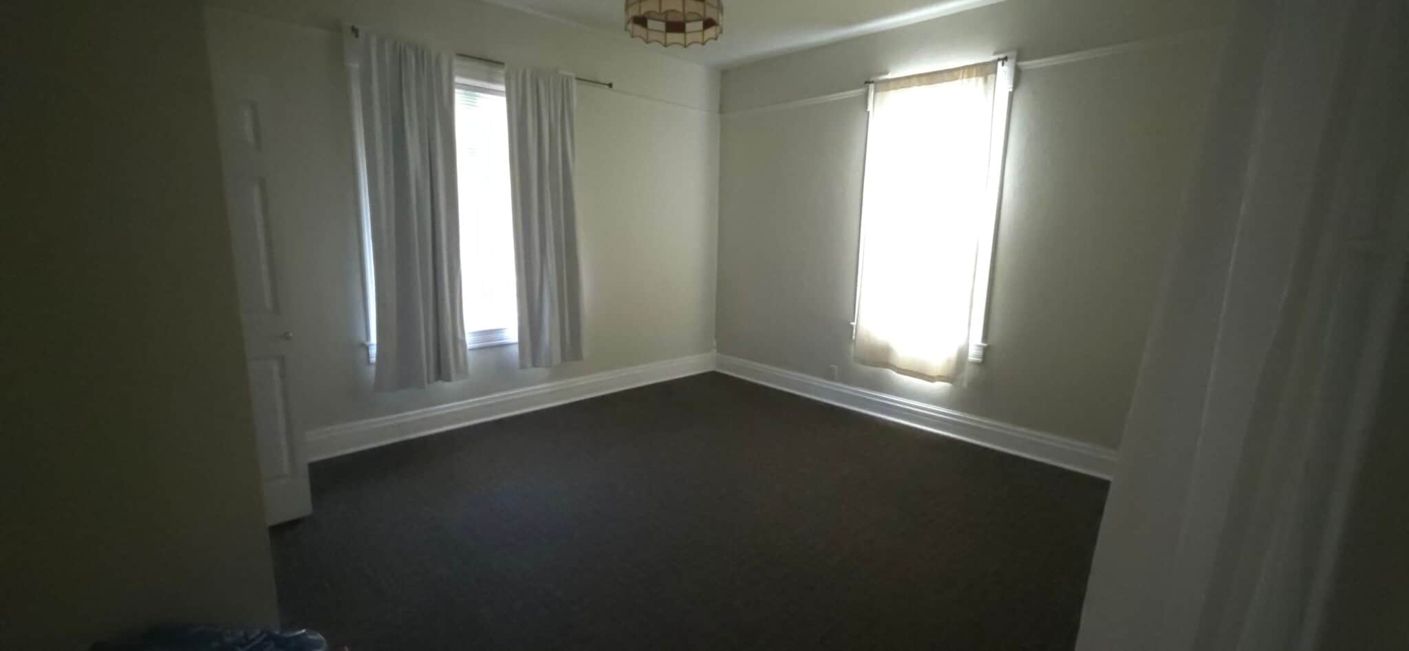 Building Photo - 409 Lakeway Dr