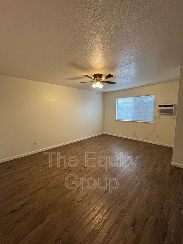 Building Photo - 1226 S Santa Fe St