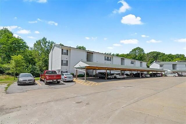 Building Photo - Beautiful Condo in Gladstone, MO
