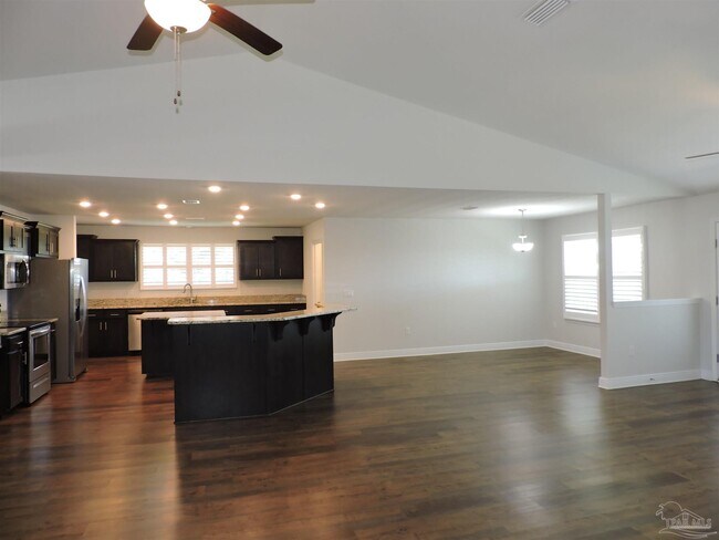 Building Photo - 5740 Burr St