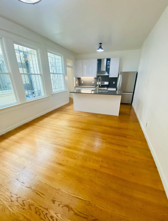 Building Photo - 1732 Grant Ave