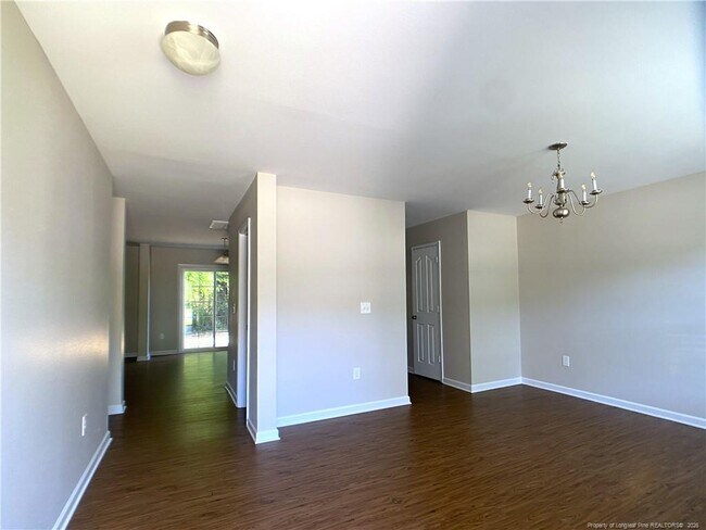 Building Photo - 364 Crane Way