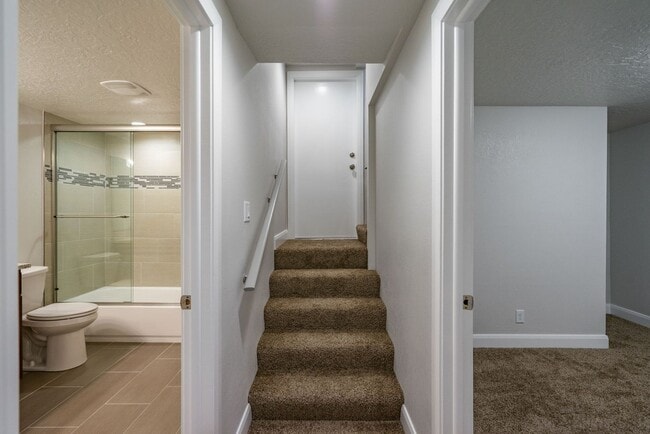 Building Photo - Fully Remodeled Townhome in the Heart of D...