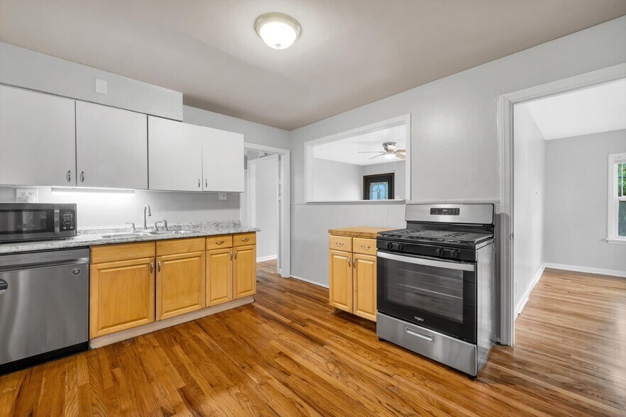 Building Photo - 8593 Engler ave