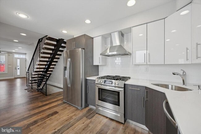 Building Photo - 2222 Wharton St