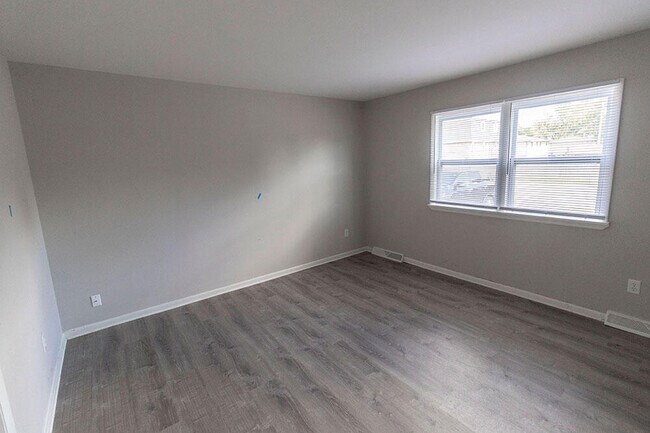 Building Photo - 1219 Player Pl