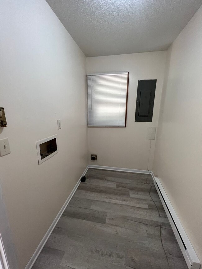 Building Photo - 2264 Welch Dr